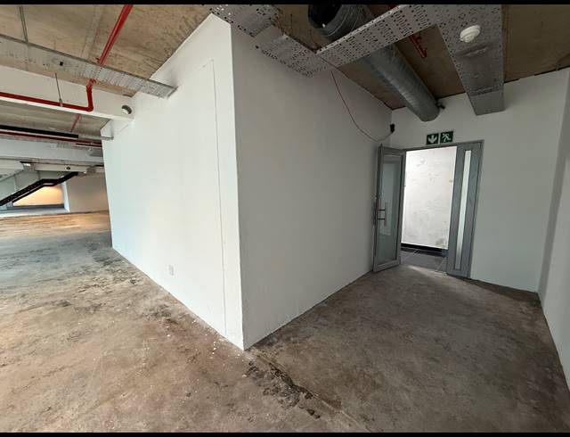 1,305M² OFFICE TO LET IN ROSEBANK